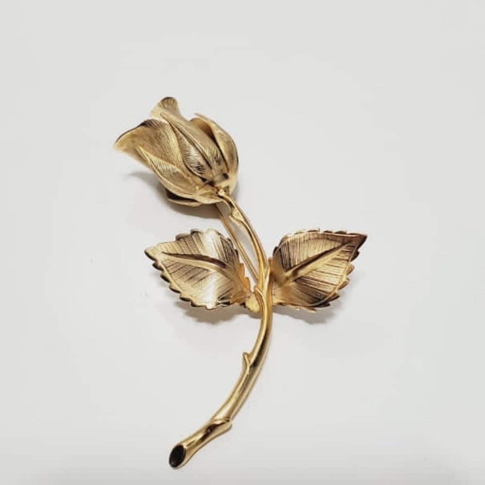 Giovanni Gold Tone Rose Brooch Pin.🌴